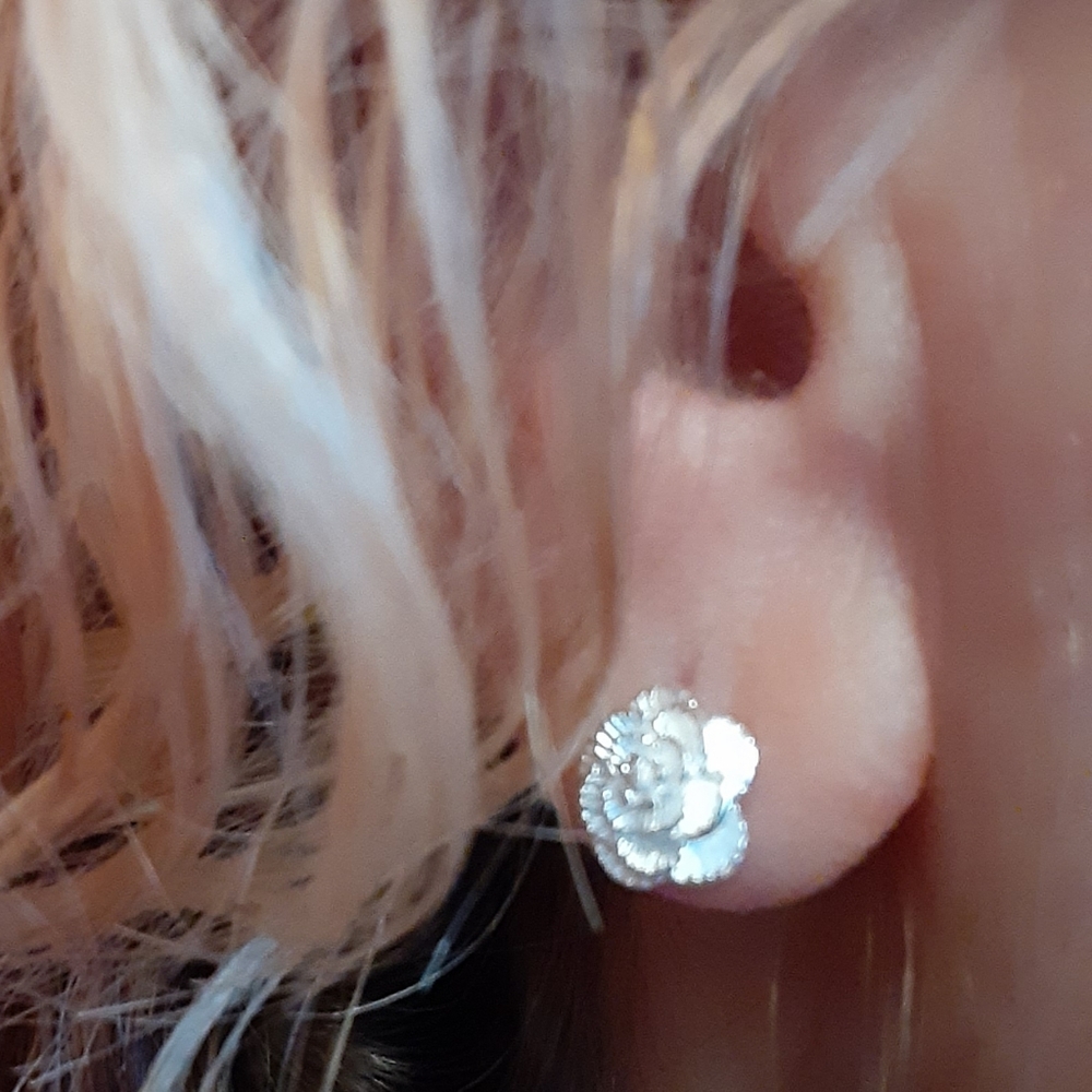 Earring flower stud
